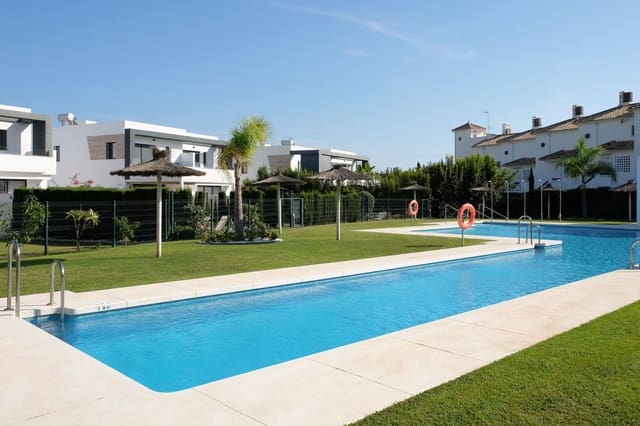 3 sypialnia Dom blizniak na sprzedaż w Estepona z basenem garażem - 955 000 € (Ref: 10153405)