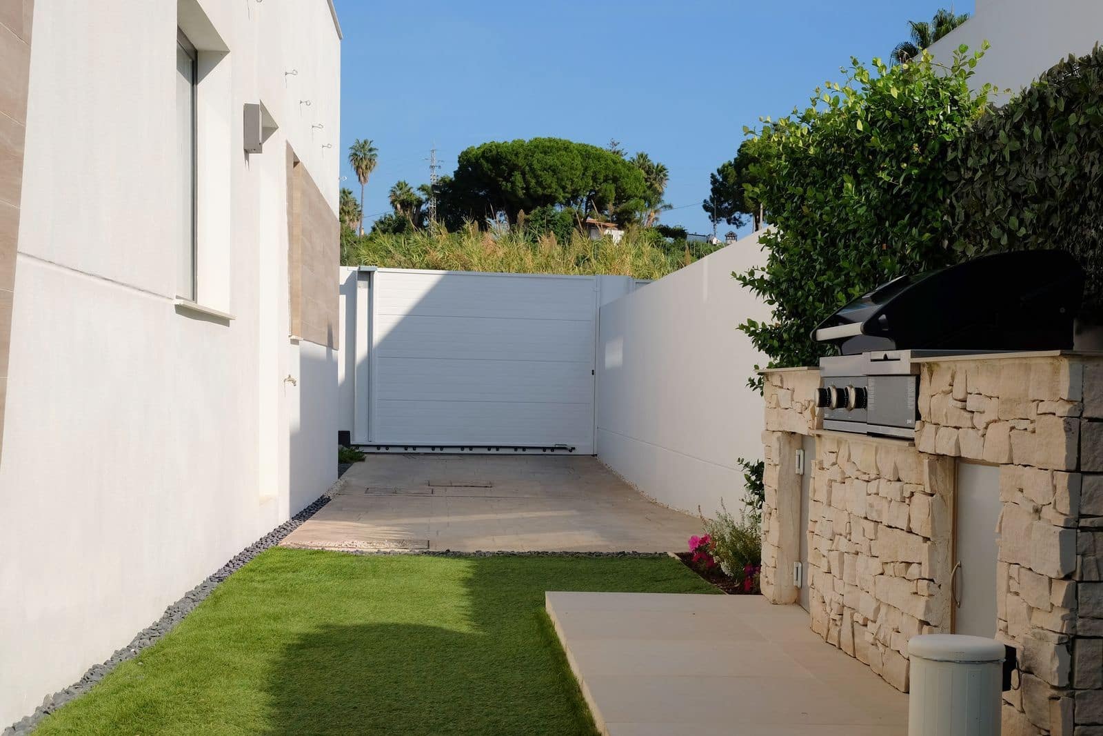 3 sypialnia Dom blizniak na sprzedaż w Estepona z basenem garażem - 955 000 € (Ref: 10153405)