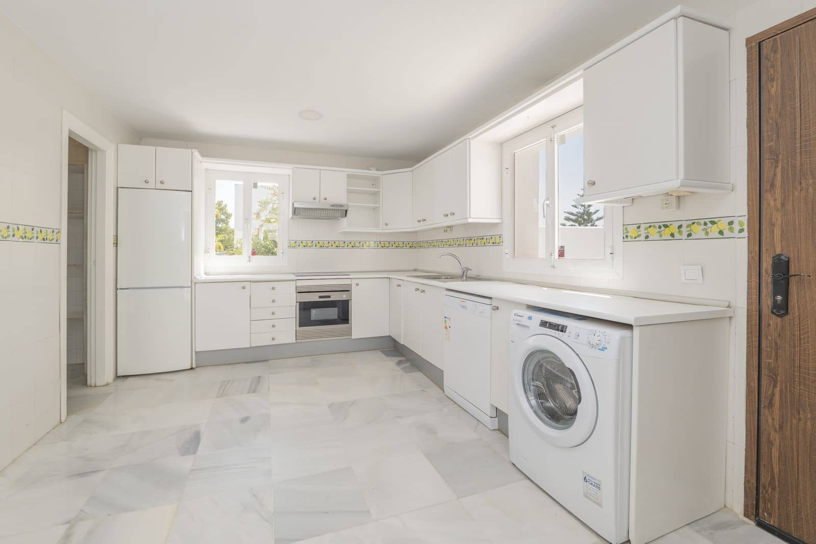 3 soveværelse Villa til salg i Puerto Banus med swimmingpool - € 1.330.000 (Ref: 10153407)