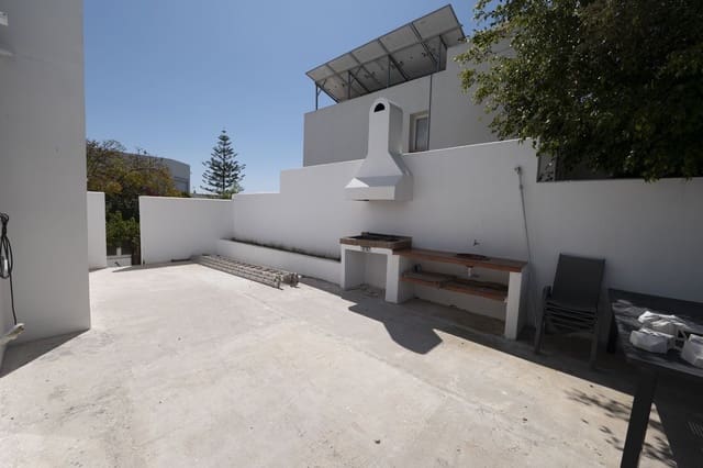 3 chambre Villa/Maison à vendre à Puerto Banus, Marbella avec piscine - 1 330 000 € (Ref: 10153407)