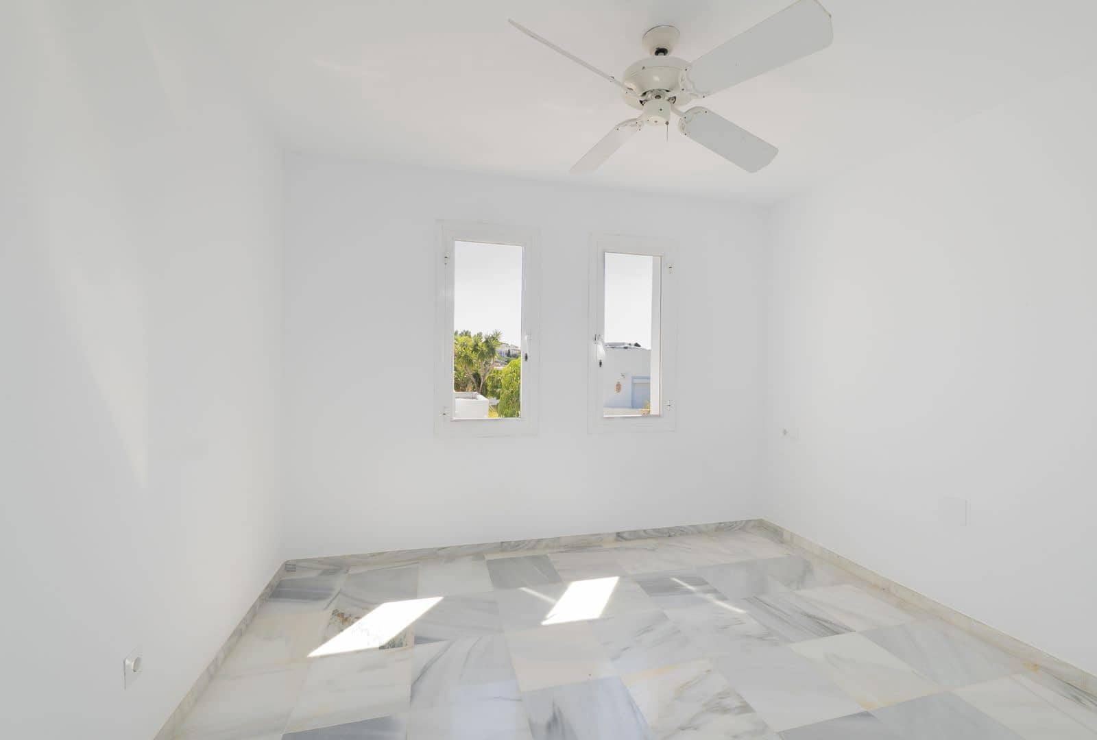 3 soveværelse Villa til salg i Puerto Banus med swimmingpool - € 1.330.000 (Ref: 10153407)