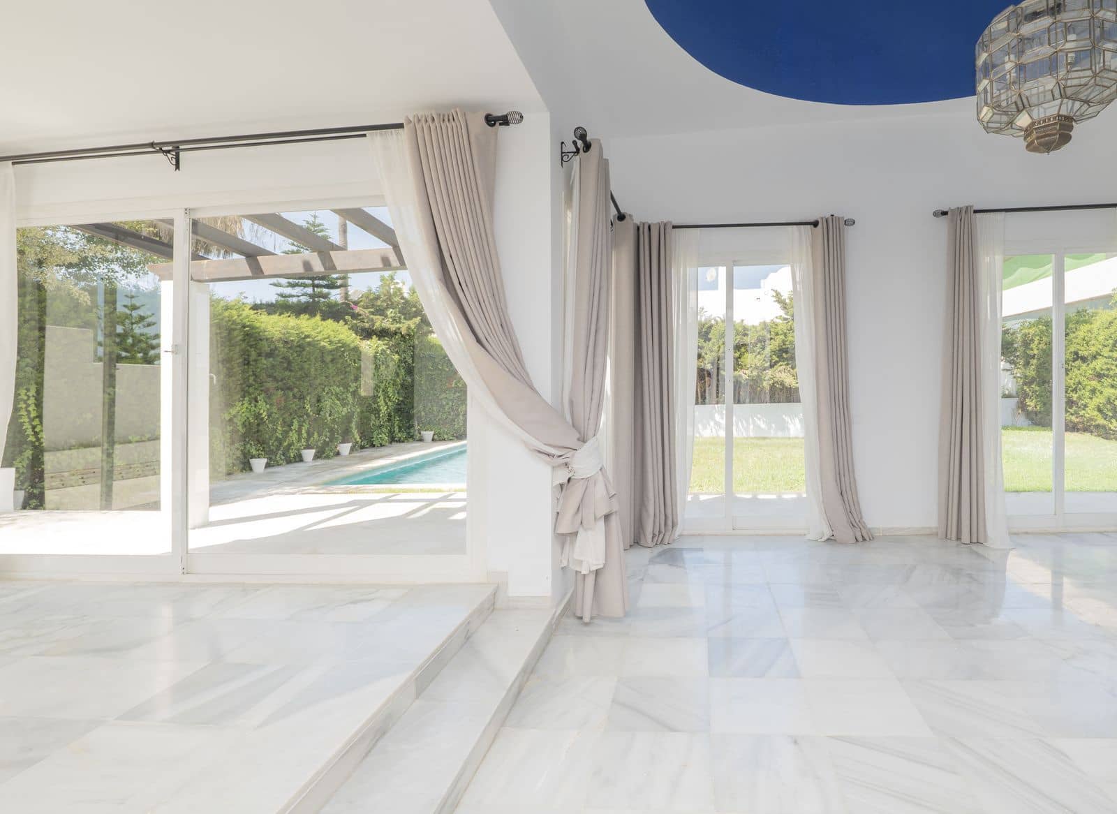 3 soveværelse Villa til salg i Puerto Banus med swimmingpool - € 1.330.000 (Ref: 10153407)