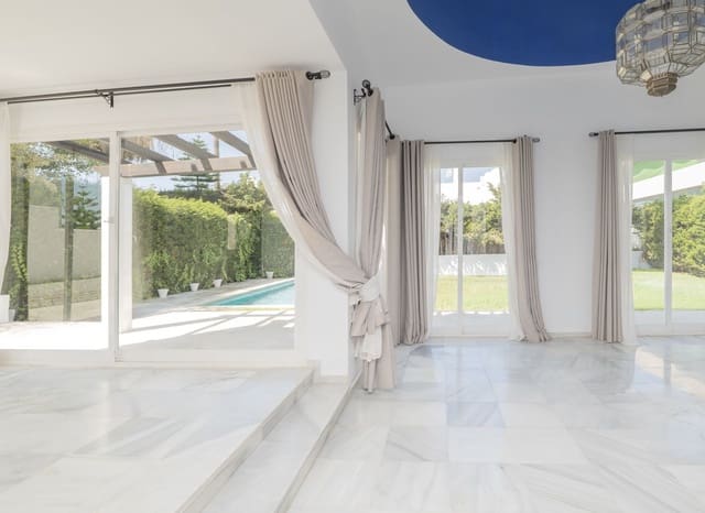 3 chambre Villa/Maison à vendre à Puerto Banus, Marbella avec piscine - 1 330 000 € (Ref: 10153407)