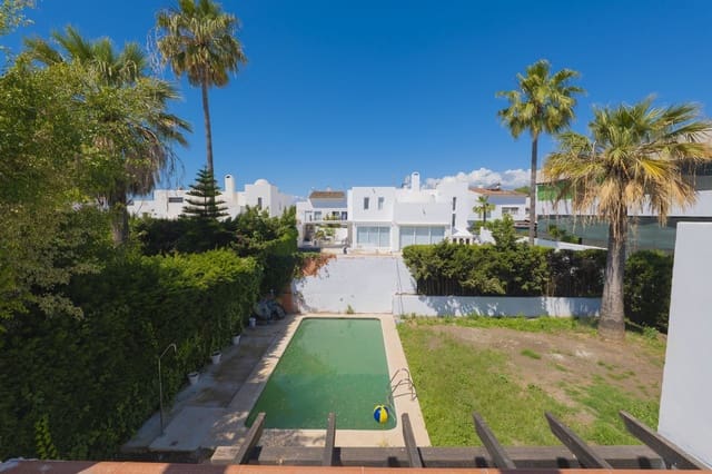 3 chambre Villa/Maison à vendre à Puerto Banus, Marbella avec piscine - 1 330 000 € (Ref: 10153407)