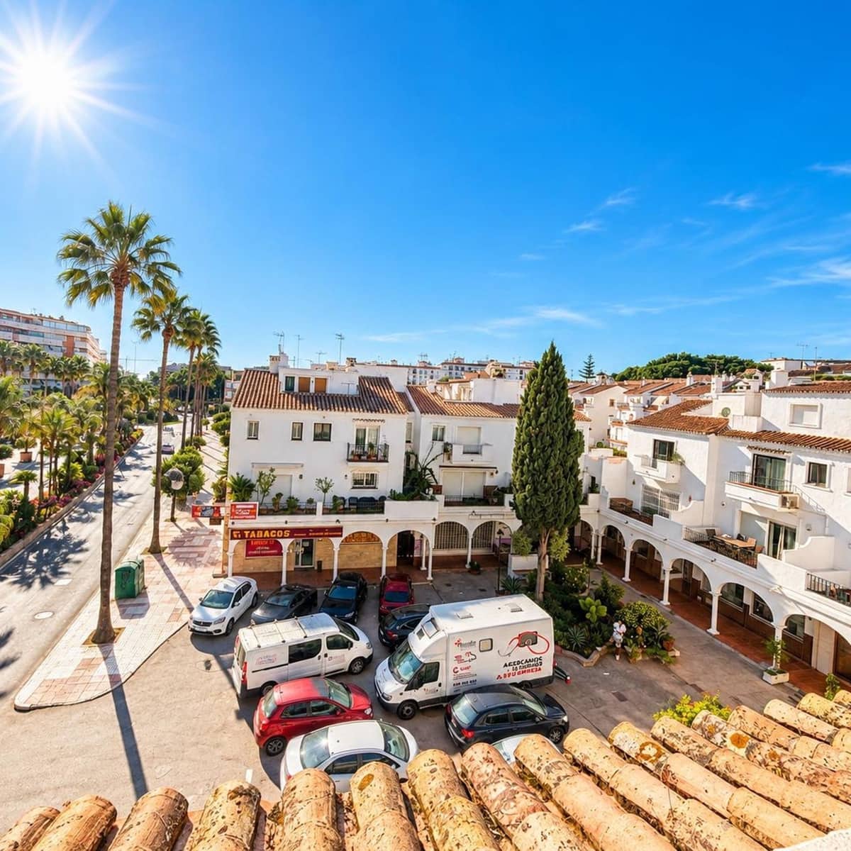 4 bedroom Townhouse for sale in Estepona with garage - € 850,000 (Ref: 10153409)
