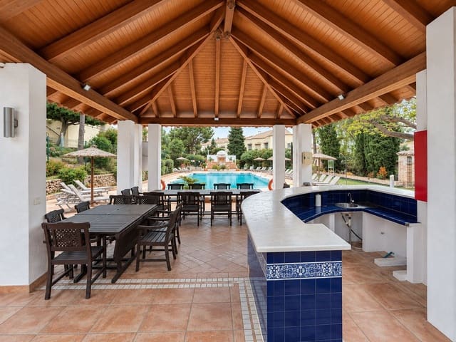 2 makuuhuone Huoneisto myytävänä paikassa Nueva Andalucia, Marbella - 550 000 € (Ref: 10153411)