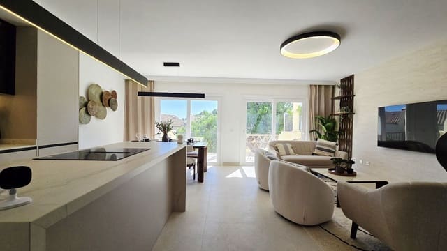 4 chambre Maison de Ville à vendre à Nueva Andalucia, Marbella - 950 000 € (Ref: 10153413)