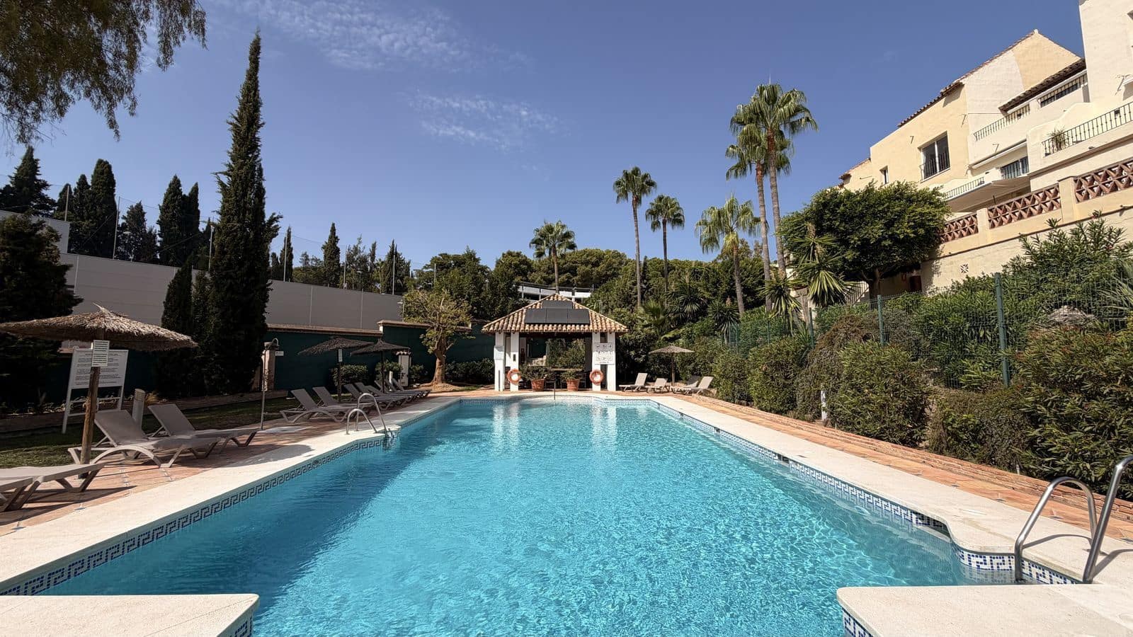 4 chambre Maison de Ville à vendre à Nueva Andalucia - 950 000 € (Ref: 10153413)