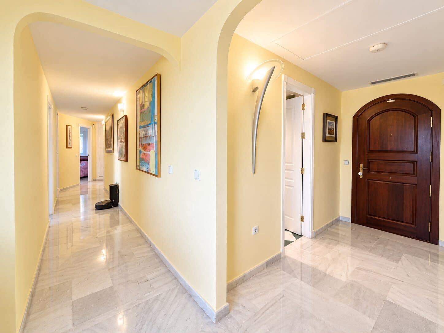 2 bedroom Apartment for sale in Marbella with pool garage - € 875,000 (Ref: 10153416)