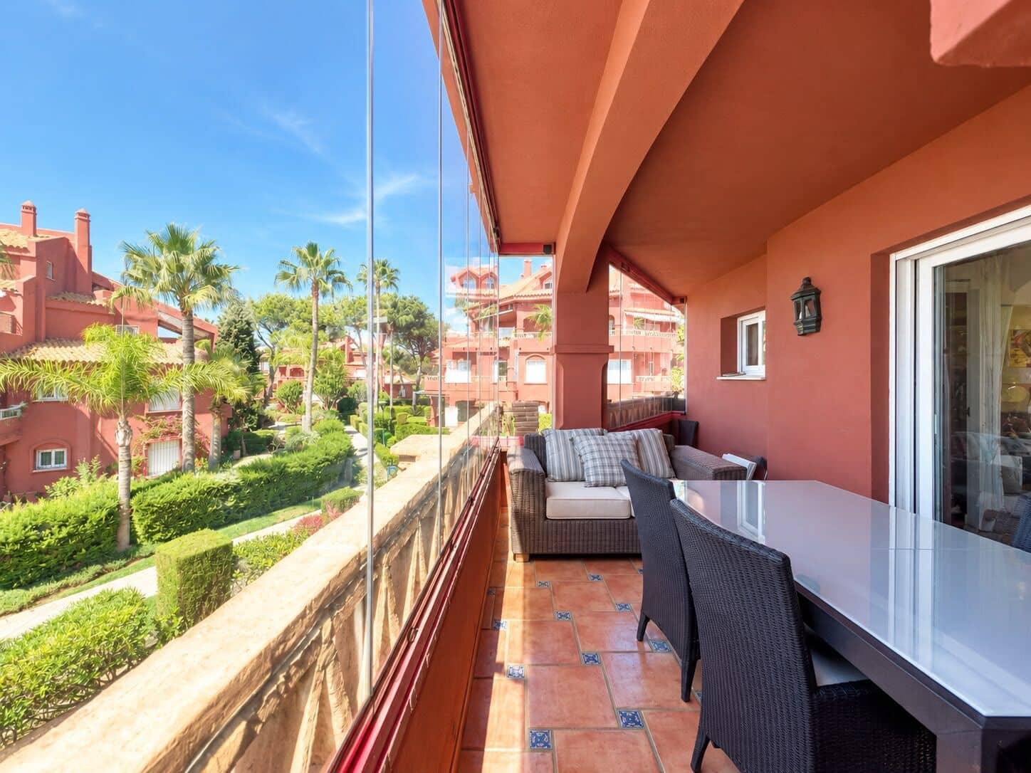 2 bedroom Apartment for sale in Marbella with pool garage - € 875,000 (Ref: 10153416)