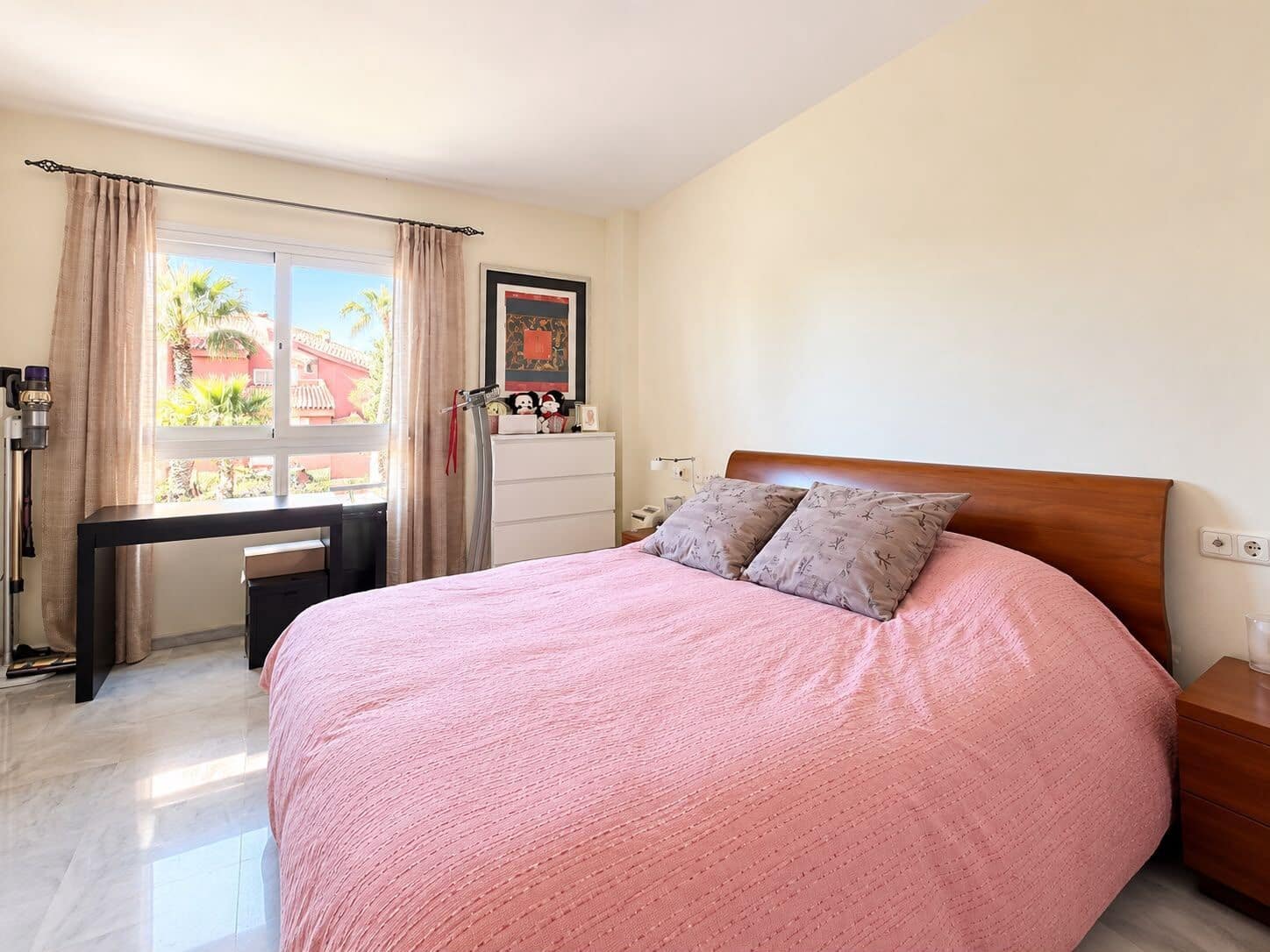2 bedroom Apartment for sale in Marbella with pool garage - € 875,000 (Ref: 10153416)