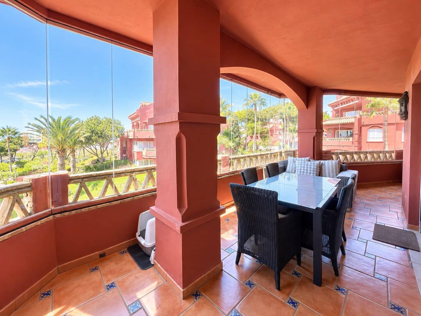 2 bedroom Apartment for sale in Marbella with pool garage - € 875,000 (Ref: 10153416)