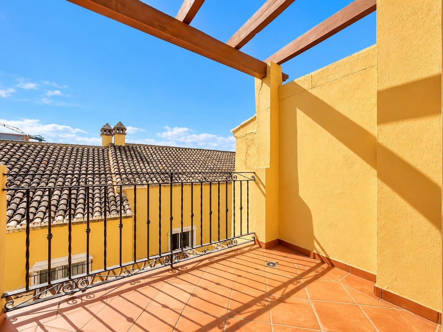4 chambre Maison de Ville à vendre à Estepona avec garage - 600 000 € (Ref: 10153417)