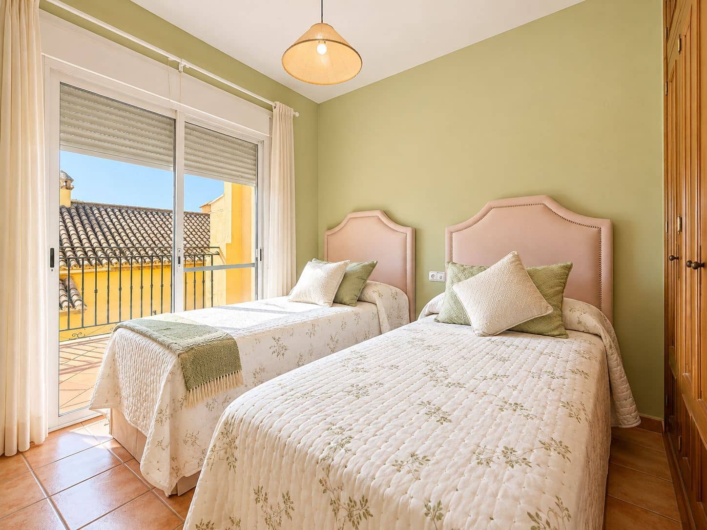 4 chambre Maison de Ville à vendre à Estepona avec garage - 600 000 € (Ref: 10153417)