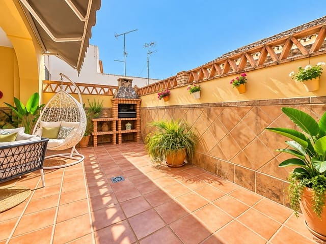 Casa de 4 habitaciones en Estepona en venta con garaje - 600.000 € (Ref: 10153417)