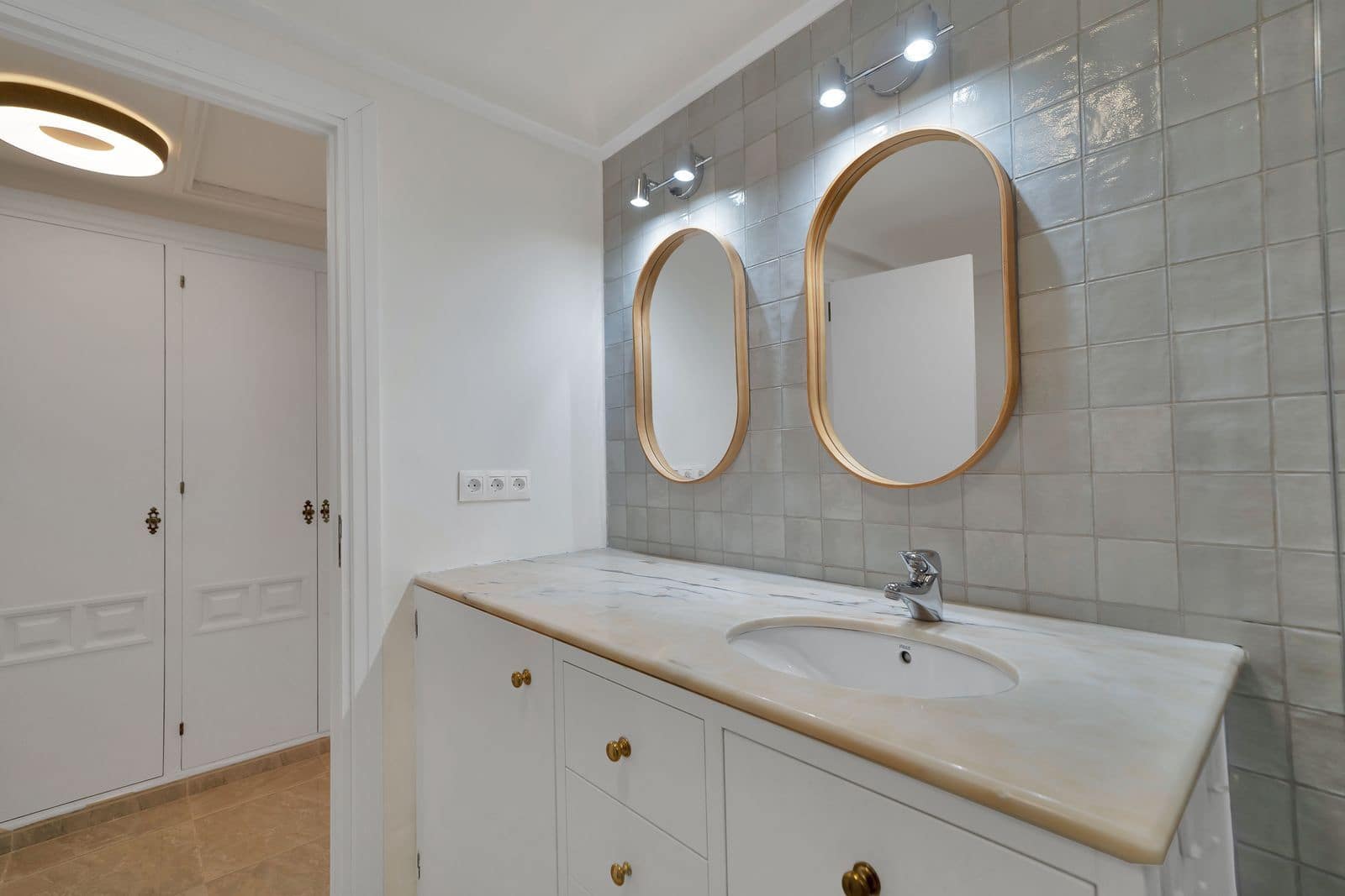1 quarto Apartamento para venda em Atalaya-Isdabe com piscina garagem - 290 000 € (Ref: 10153418)