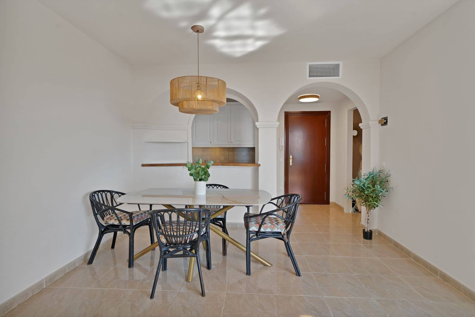 1 quarto Apartamento para venda em Atalaya-Isdabe com piscina garagem - 290 000 € (Ref: 10153418)