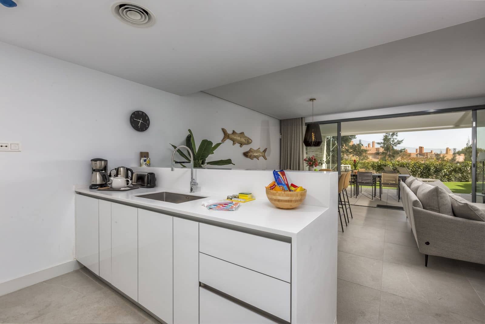 3 bedroom Apartment for sale in Cabopino with pool garage - € 689,000 (Ref: 10153422)