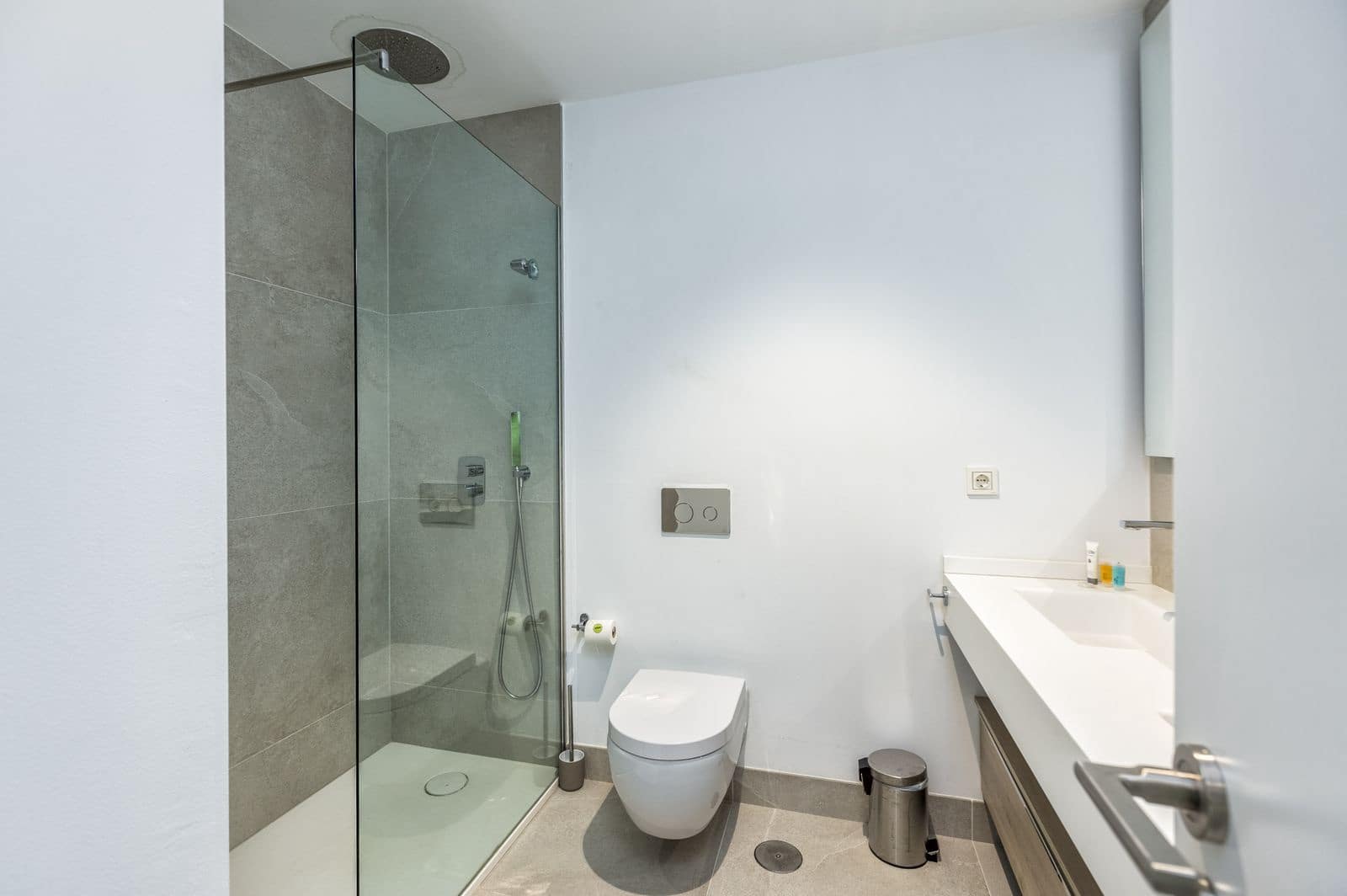 3 bedroom Apartment for sale in Cabopino with pool garage - € 689,000 (Ref: 10153422)