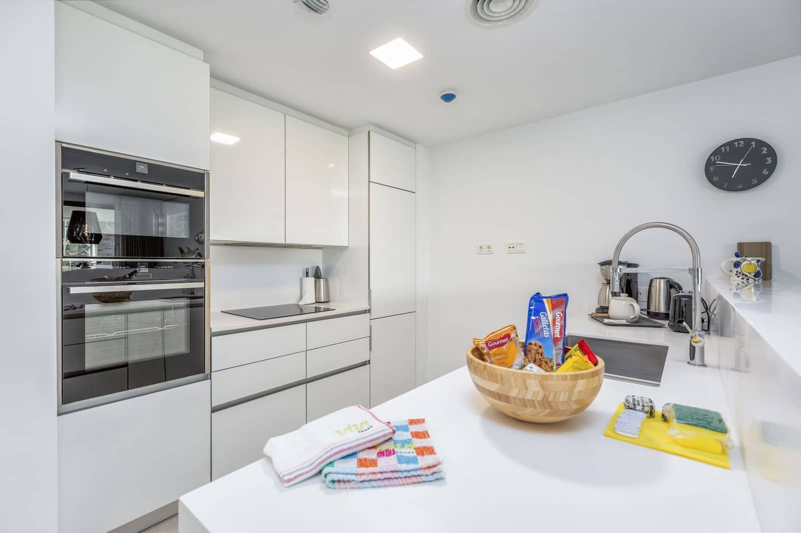 3 bedroom Apartment for sale in Cabopino with pool garage - € 689,000 (Ref: 10153422)