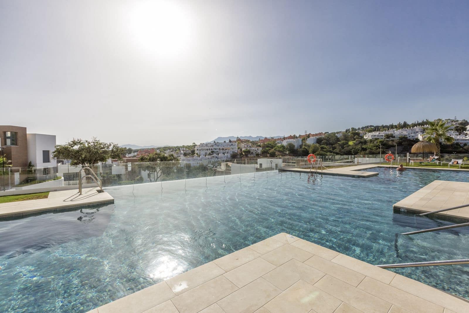 3 bedroom Apartment for sale in Cabopino with pool garage - € 689,000 (Ref: 10153422)