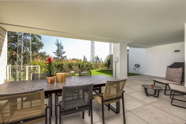 3 bedroom Apartment for sale in Cabopino, Marbella with pool garage - € 689,000 (Ref: 10153422)
