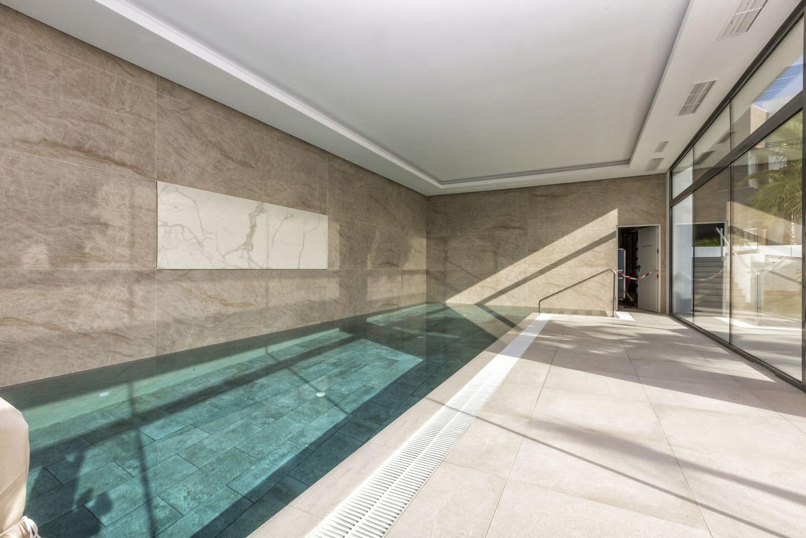 3 bedroom Apartment for sale in Cabopino with pool garage - € 689,000 (Ref: 10153422)