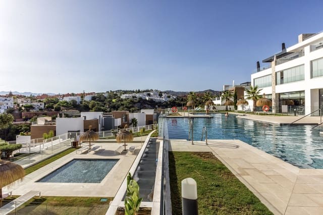 3 bedroom Apartment for sale in Cabopino, Marbella with pool garage - € 689,000 (Ref: 10153422)