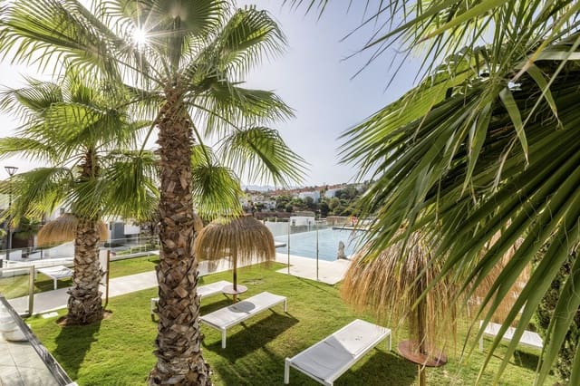 3 bedroom Apartment for sale in Cabopino, Marbella with pool garage - € 689,000 (Ref: 10153422)