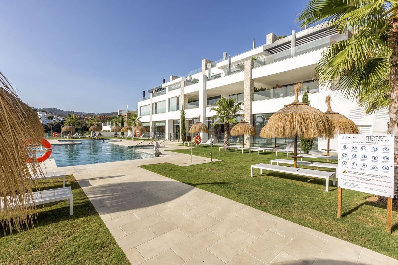 3 bedroom Apartment for sale in Cabopino with pool garage - € 689,000 (Ref: 10153422)