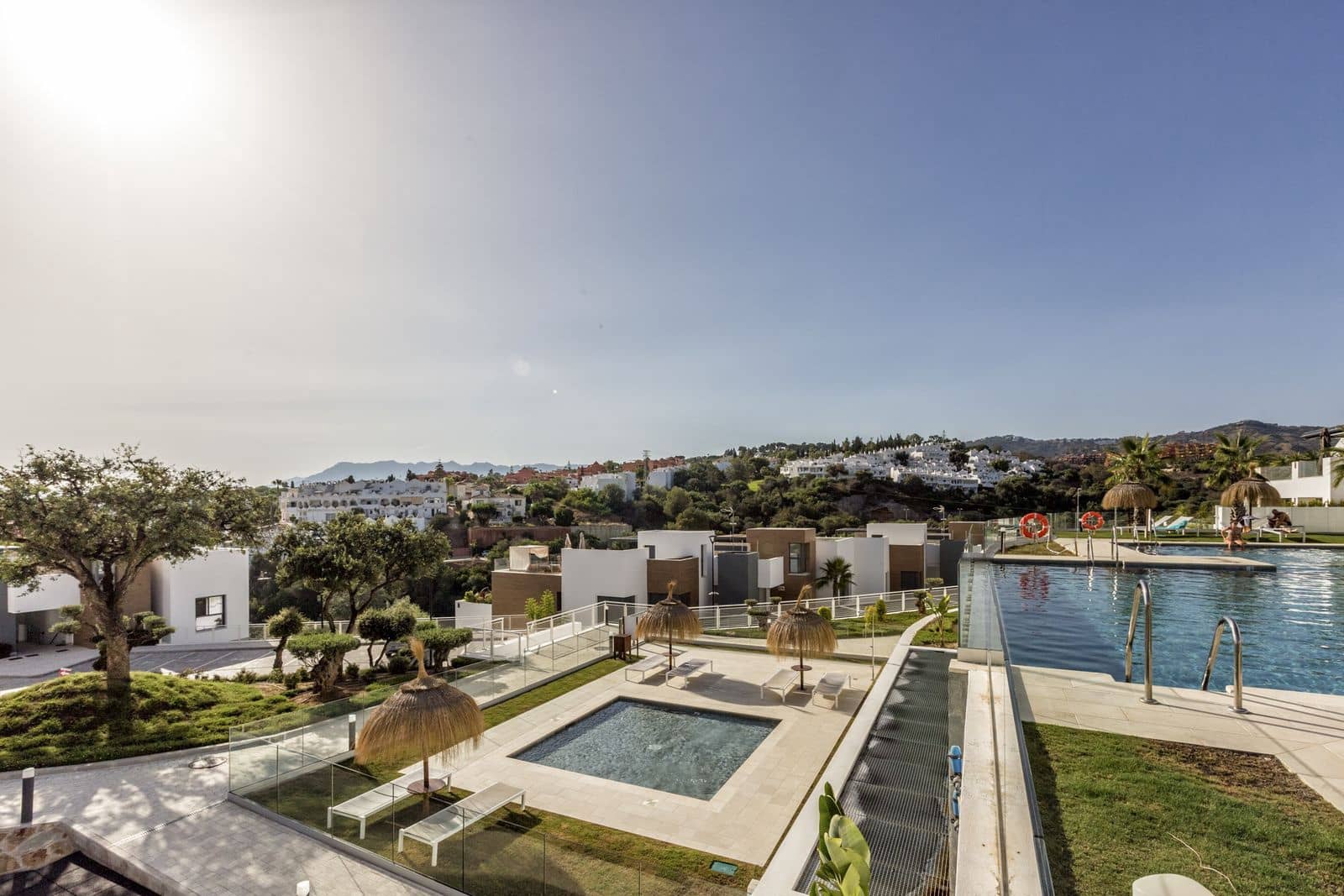 3 bedroom Apartment for sale in Cabopino with pool garage - € 689,000 (Ref: 10153422)