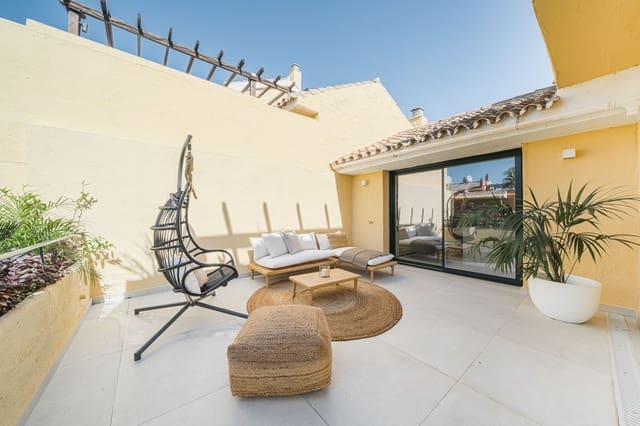 3 sovrum Takvåning till salu i Cancelada, Estepona med garage - 995 000 € (Ref: 10153424)