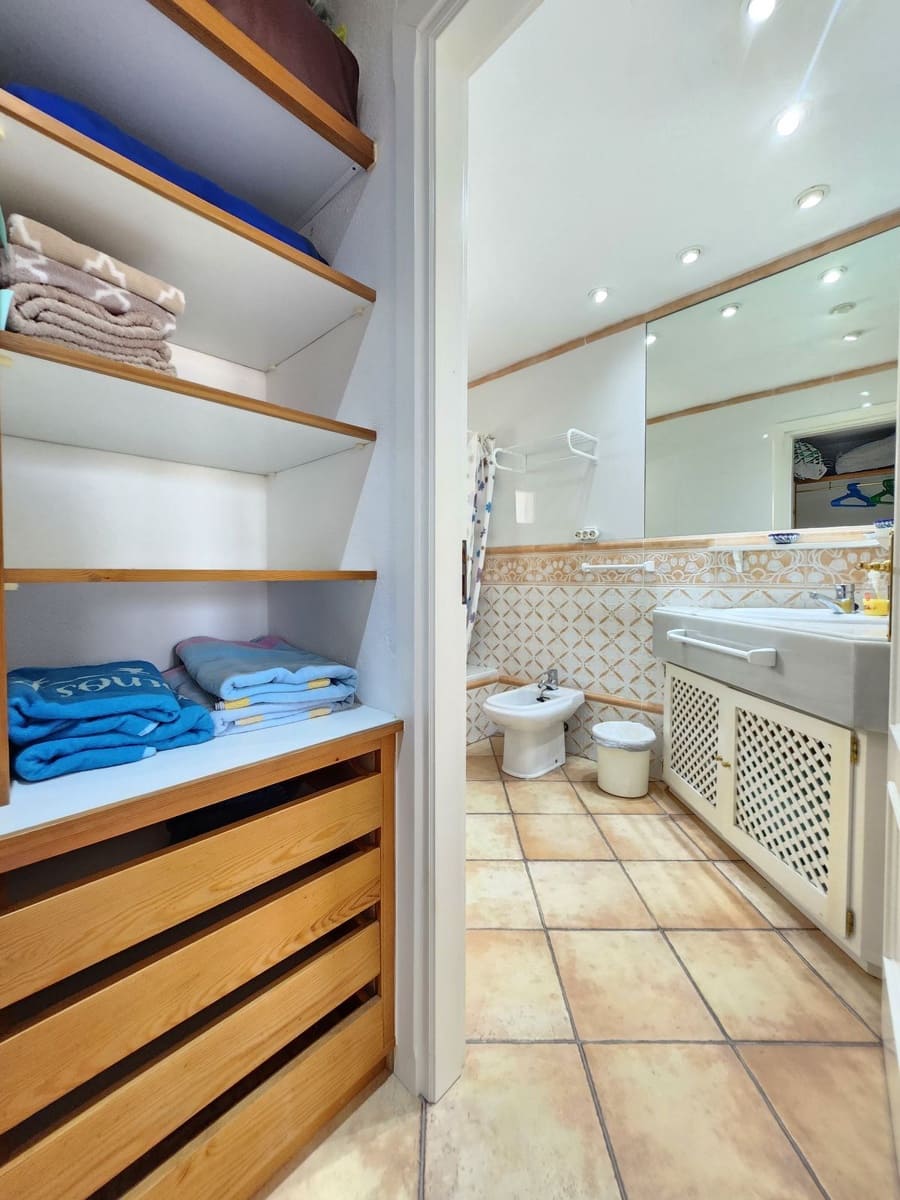 2 bedroom Apartment for sale in Puerto Banus - € 819,000 (Ref: 10153426)