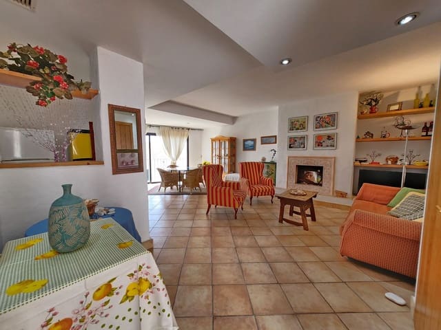 2 soveværelse Lejlighed til salg i Puerto Banus, Marbella - € 819.000 (Ref: 10153426)