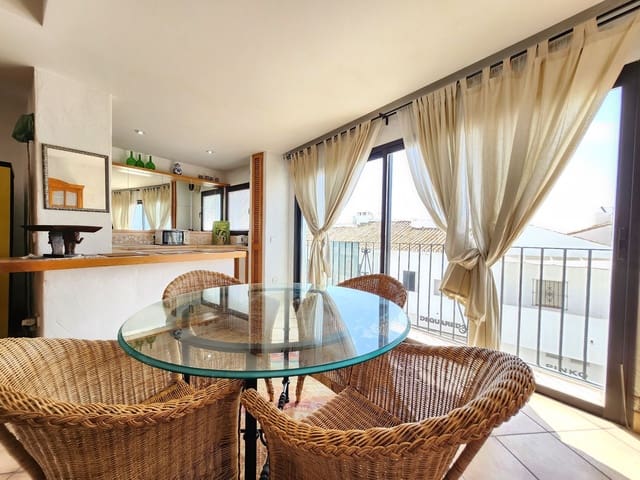 2 soveværelse Lejlighed til salg i Puerto Banus, Marbella - € 819.000 (Ref: 10153426)