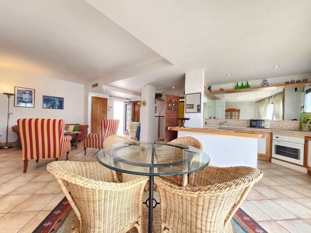 2 soveværelse Lejlighed til salg i Puerto Banus, Marbella - € 819.000 (Ref: 10153426)