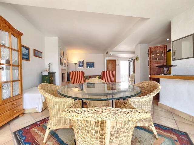 2 soveværelse Lejlighed til salg i Puerto Banus, Marbella - € 819.000 (Ref: 10153426)