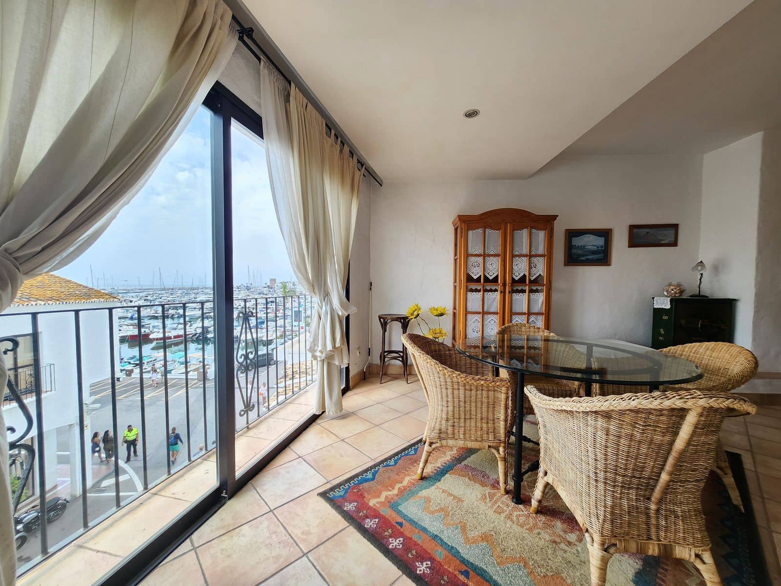 2 bedroom Apartment for sale in Puerto Banus - € 819,000 (Ref: 10153426)
