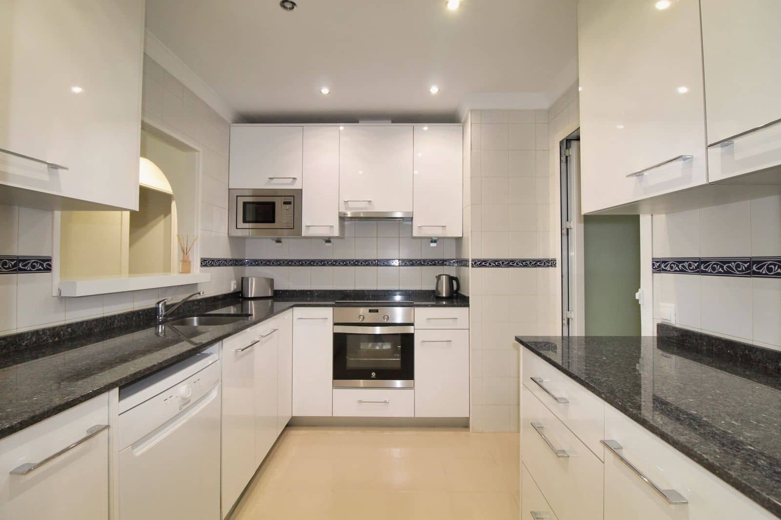 2 sypialnia Apartament na sprzedaż w La Cala Hills z basenem garażem - 389 000 € (Ref: 10153430)