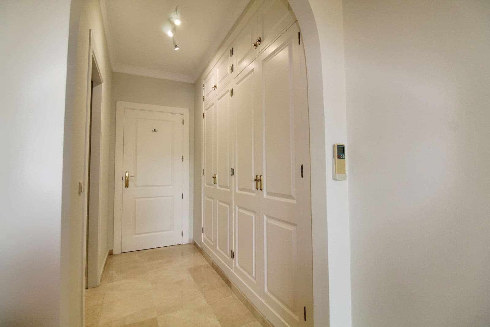 2 sypialnia Apartament na sprzedaż w La Cala Hills z basenem garażem - 389 000 € (Ref: 10153430)