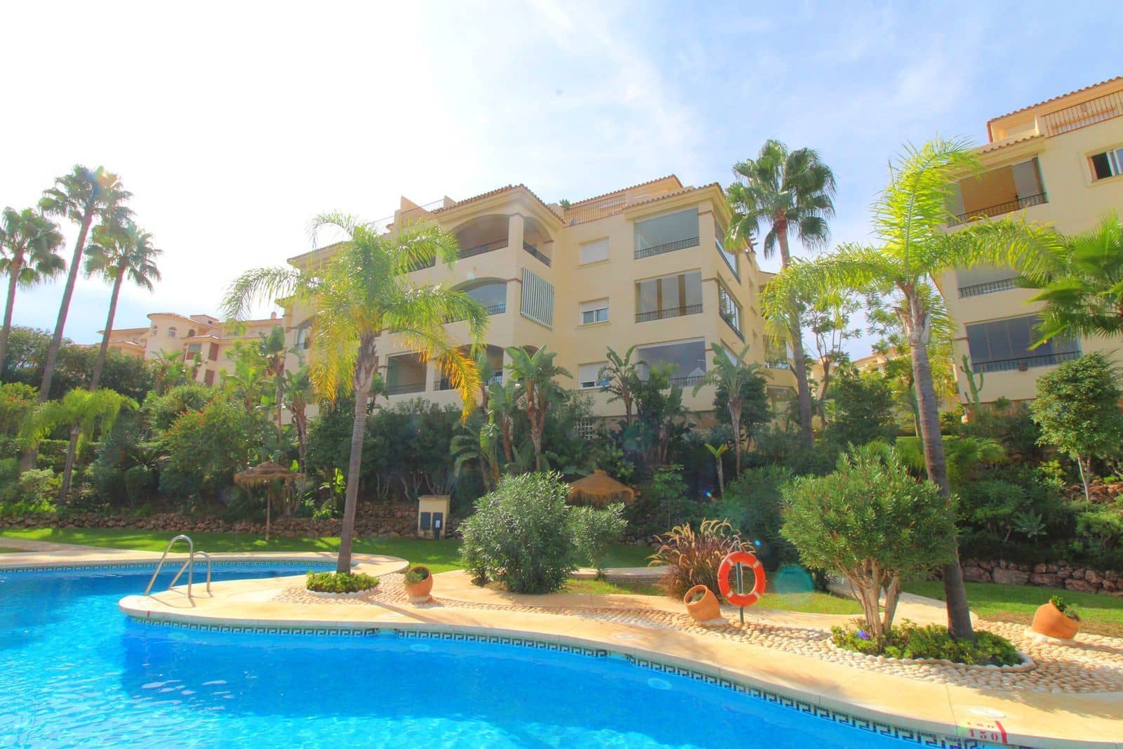 2 sypialnia Apartament na sprzedaż w La Cala Hills z basenem garażem - 389 000 € (Ref: 10153430)