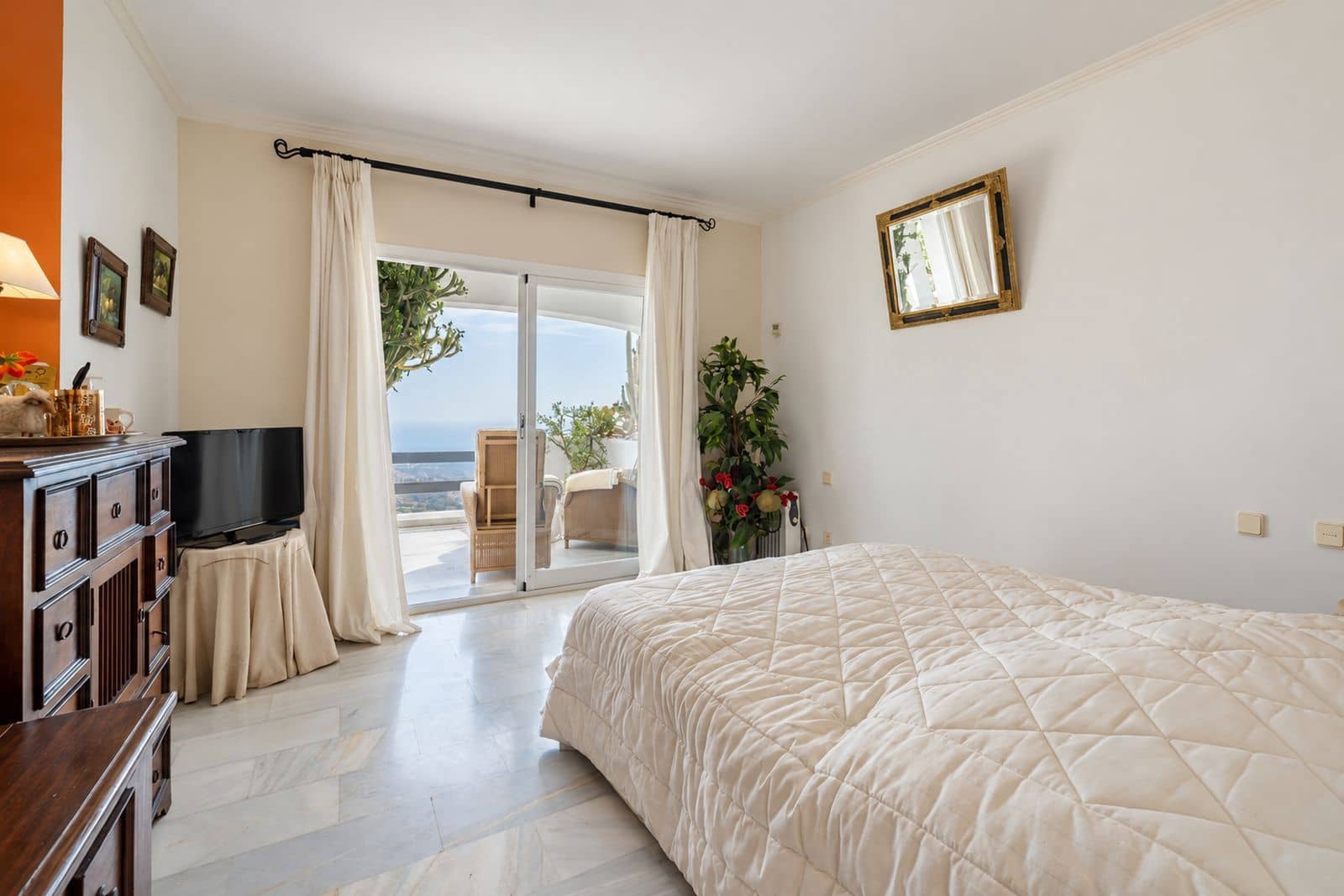 2 Zimmer Penthouse zu verkaufen in La Mairena mit Pool - 550.000 € (Ref: 10153432)