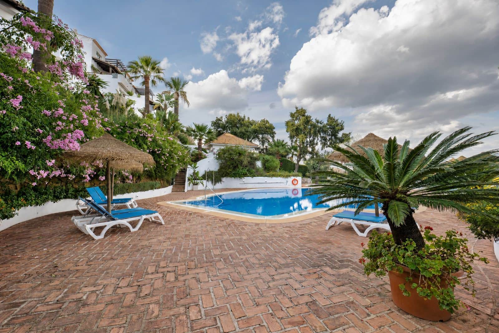 2 Zimmer Penthouse zu verkaufen in La Mairena mit Pool - 550.000 € (Ref: 10153432)