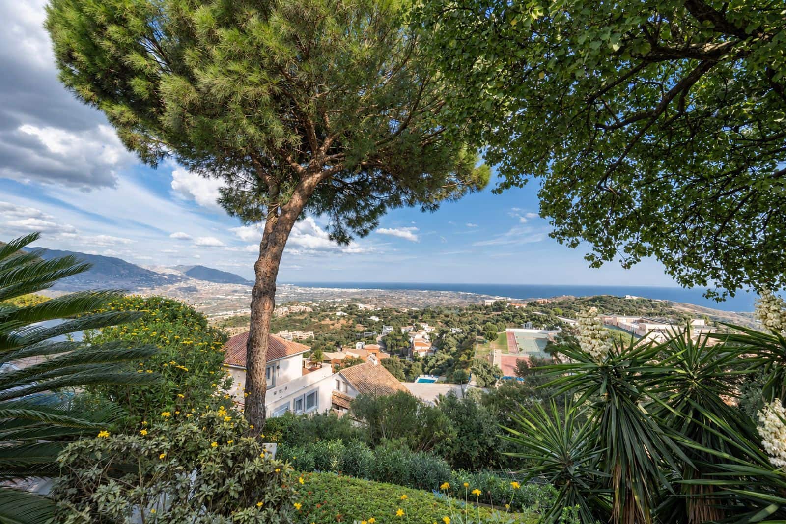 2 Zimmer Penthouse zu verkaufen in La Mairena mit Pool - 550.000 € (Ref: 10153432)