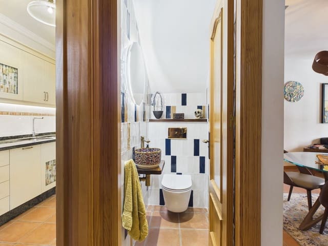 3 soveværelse Byhus til salg i Estepona med garage - € 825.000 (Ref: 10153433)