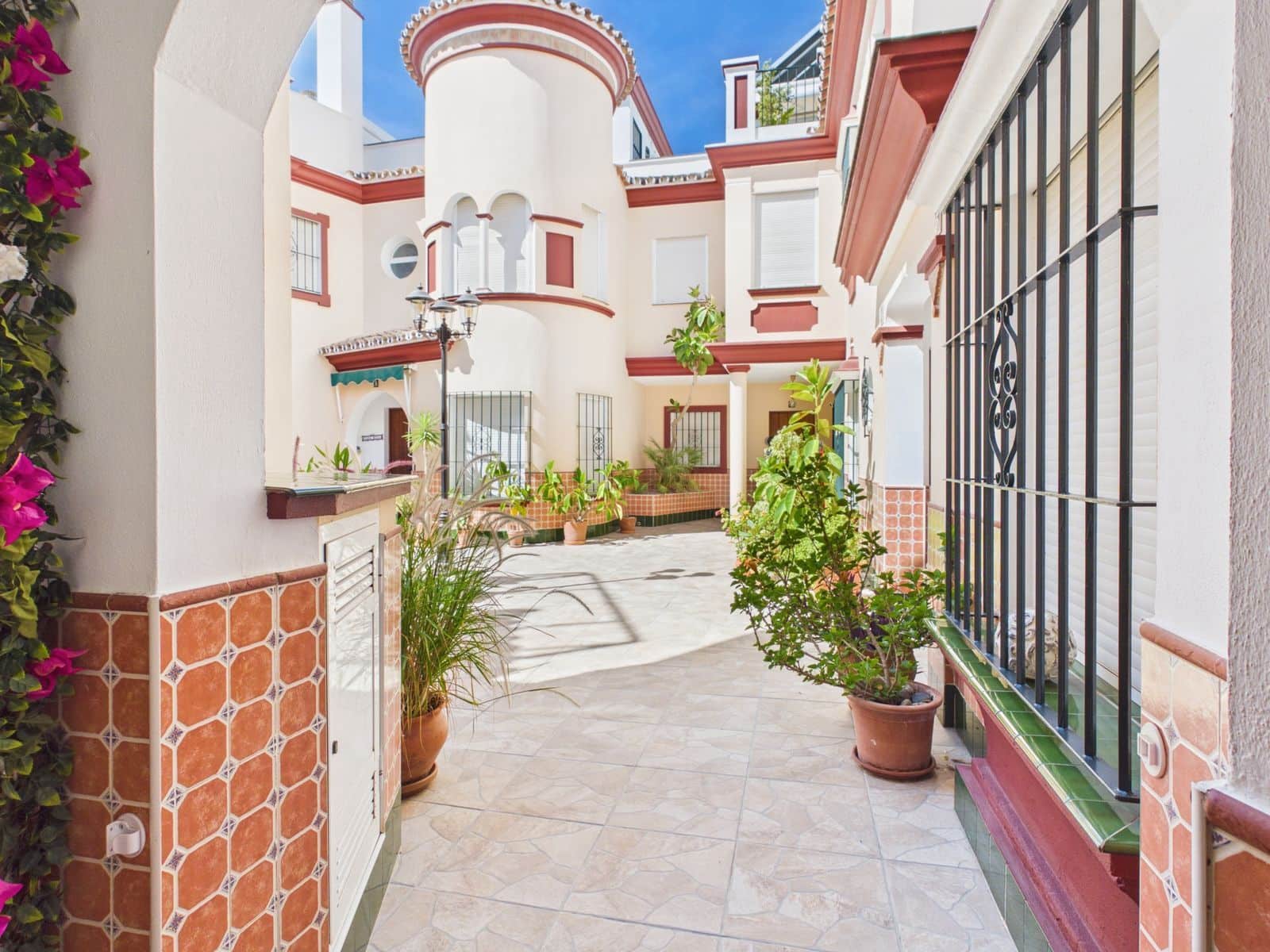 3 sovrum Hus till salu i Estepona med garage - 825 000 € (Ref: 10153433)