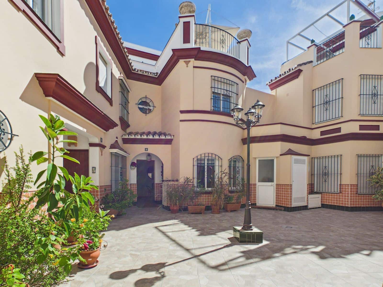 3 sovrum Hus till salu i Estepona med garage - 825 000 € (Ref: 10153433)