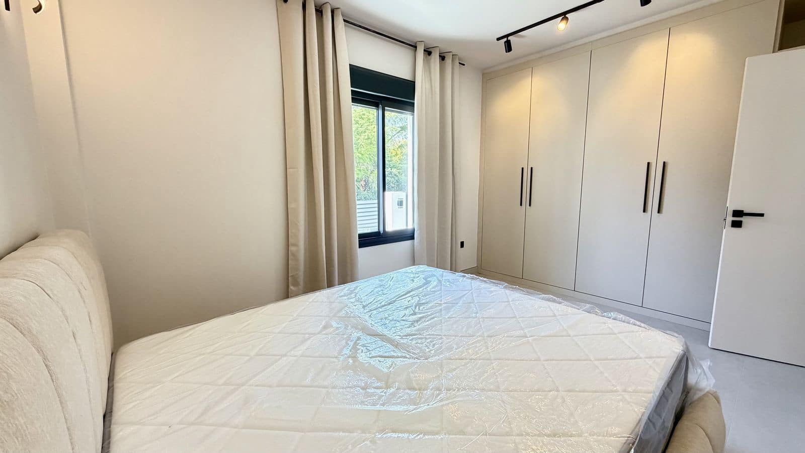 5 soveværelse Villa til salg i Nueva Andalucia med swimmingpool garage - € 2.200.000 (Ref: 10153434)