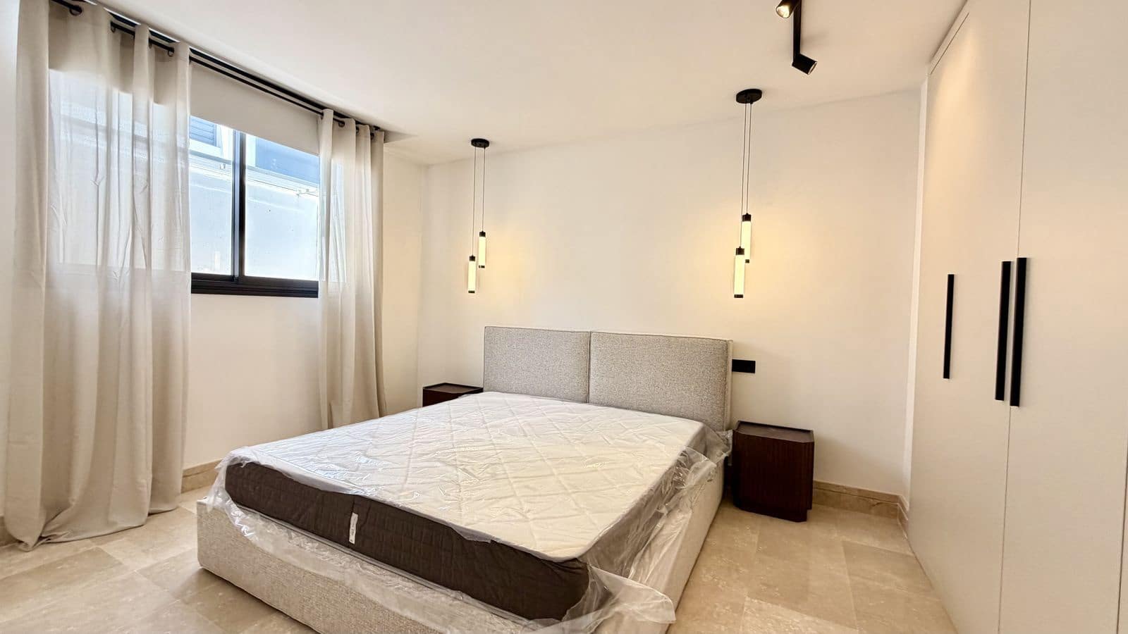 5 soveværelse Villa til salg i Nueva Andalucia med swimmingpool garage - € 2.200.000 (Ref: 10153434)
