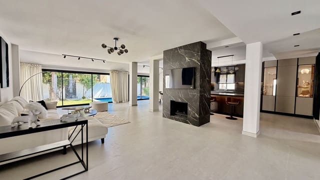 5 soveværelse Villa til salg i Nueva Andalucia, Marbella med swimmingpool garage - € 2.200.000 (Ref: 10153434)